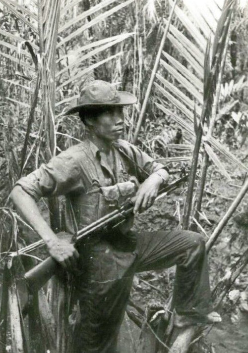 Vietnam  War  Photos -- V C  Soldier