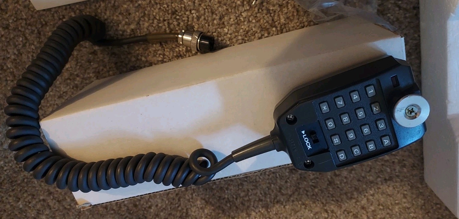 YAESU FT-711RH UHF FM TRANSCEIVER - USED UNTESTED