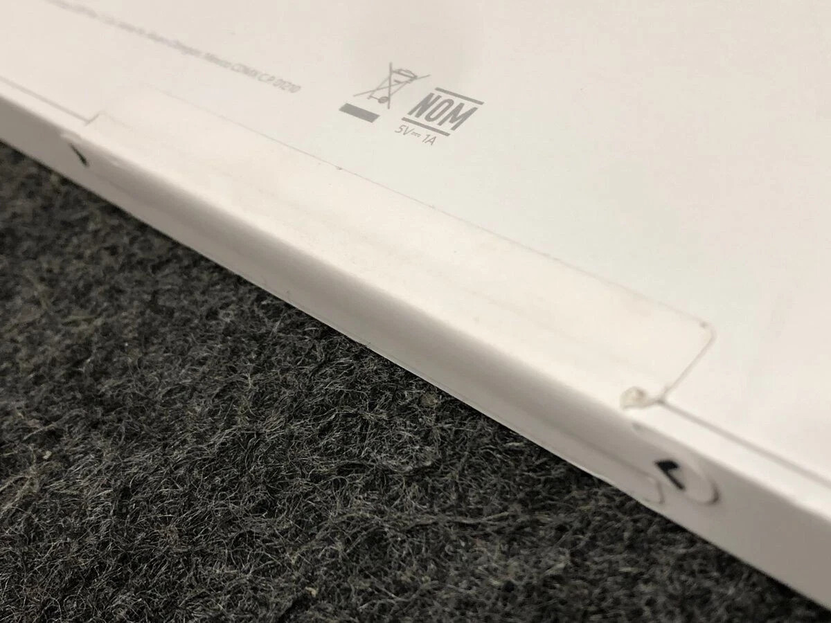 Microsoft Surface Slim Pen (2nd Edition) and Pro Flex Keyboard for Pro Sapphire
