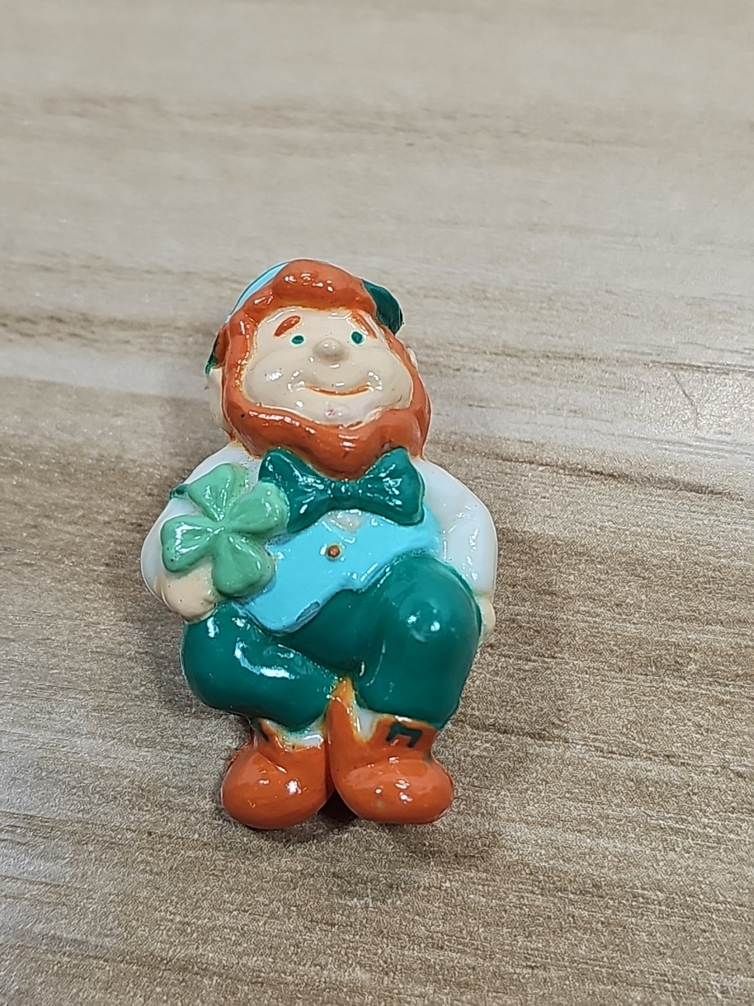 VTG Gibson St Patrick's day PIN  -Leprechaun