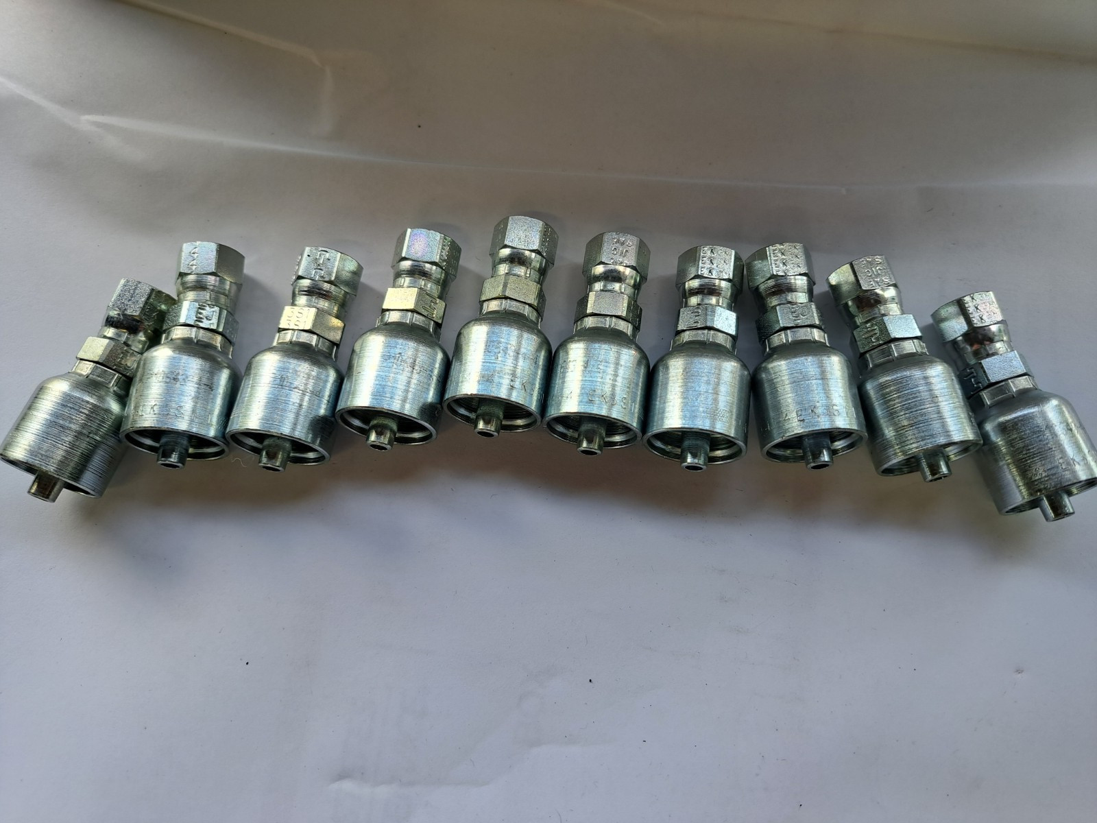 NEW LOT of TEN (10) Parker Hydraulic Fitting P43-4