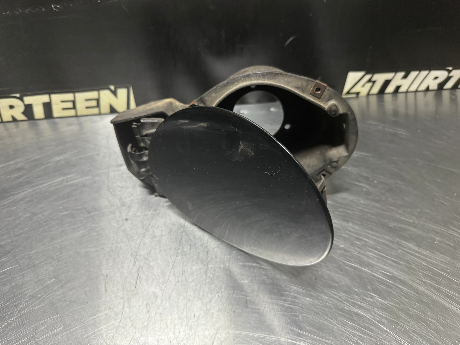 1997-2004 C5 CORVETTE FUEL GAS TANK FILLER DOOR BLCK 10253857 OEM #N252