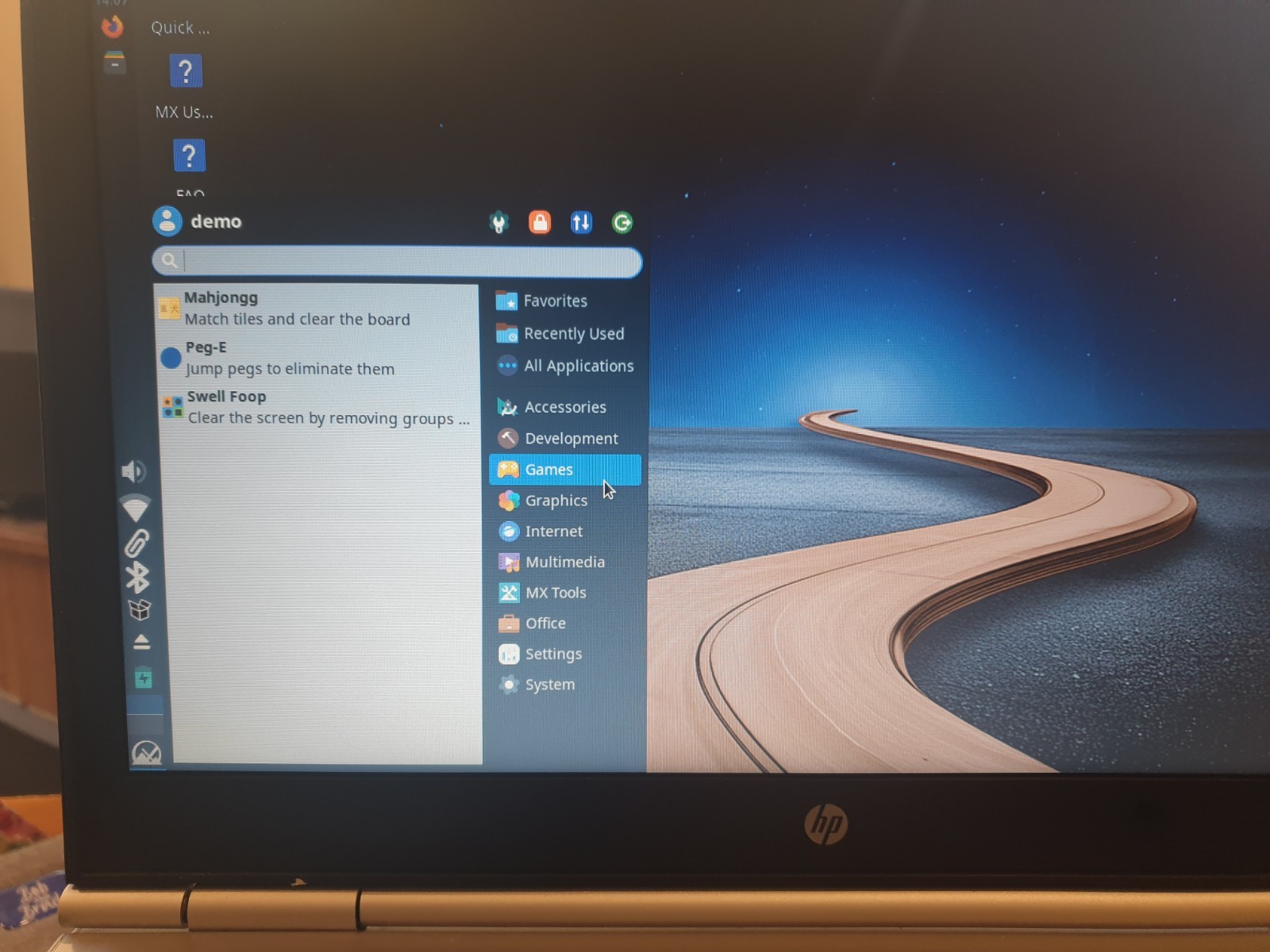 Linux MX V25.2, Xfce, 64-bit, Bootable Live and Install USB Flash Drive