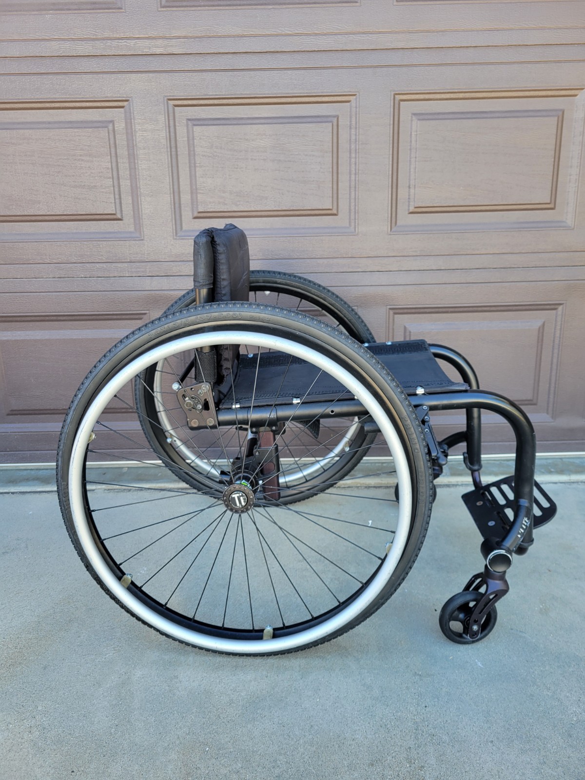 Tilite Aero Z 15" x 16" wheelchair rigid  Used 15"x16" Black