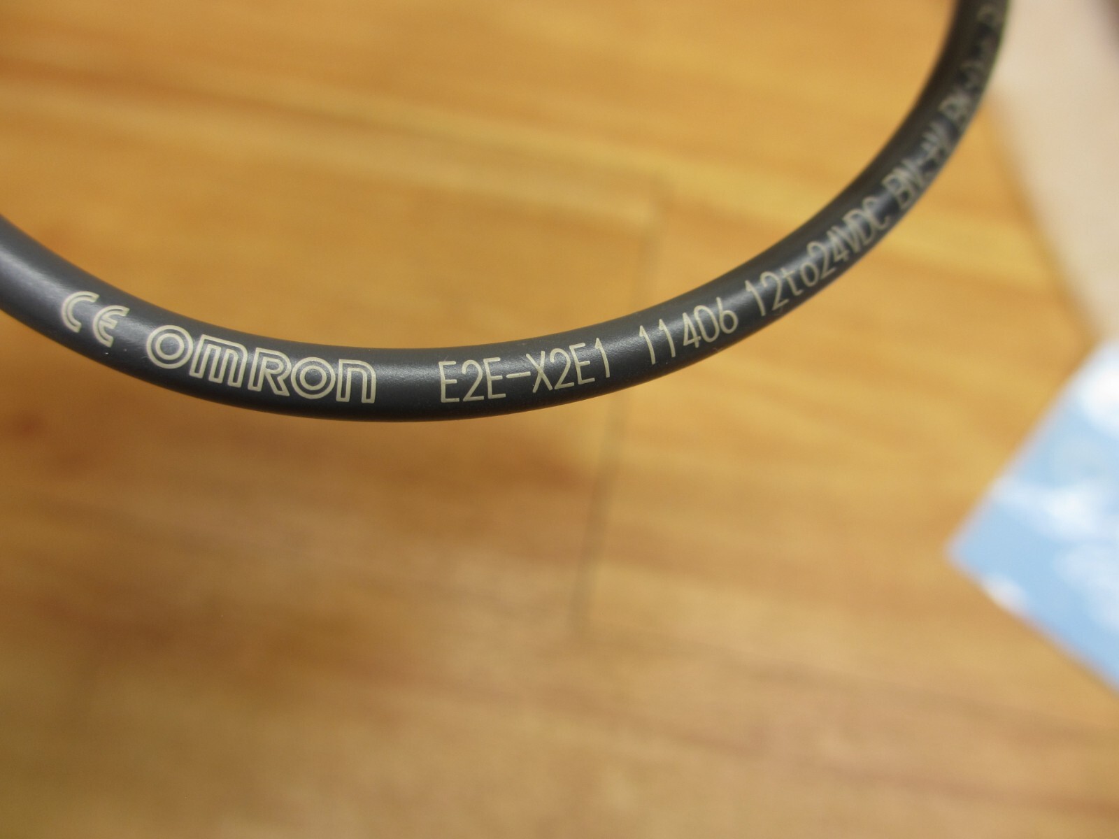 Omron E2E-X2E1 *NEW* Proximity Switch Sensor 2M Cable **USA SHIP**