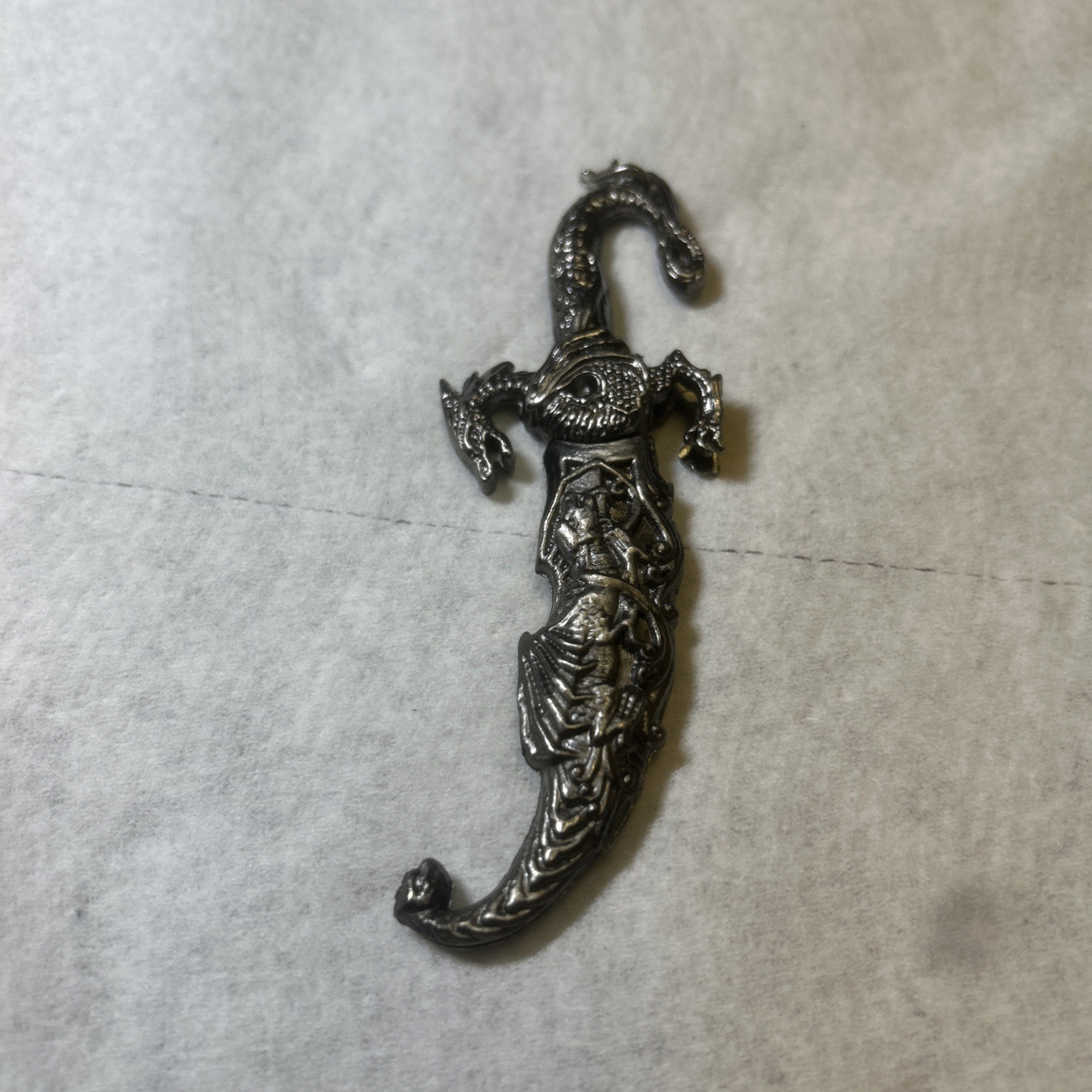 small dagger knife