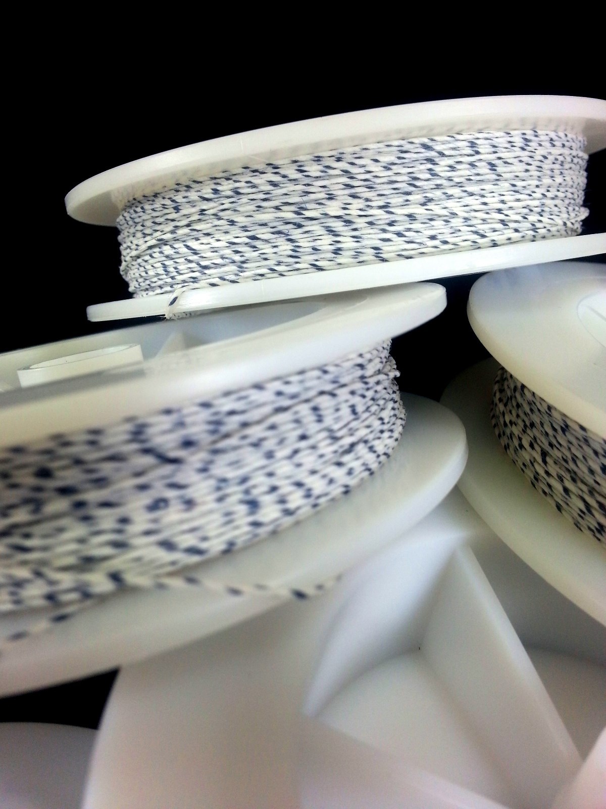 (1) White w/ Blue Genuine Irish Linen Single Pool Billiard Cue Wrap Spool