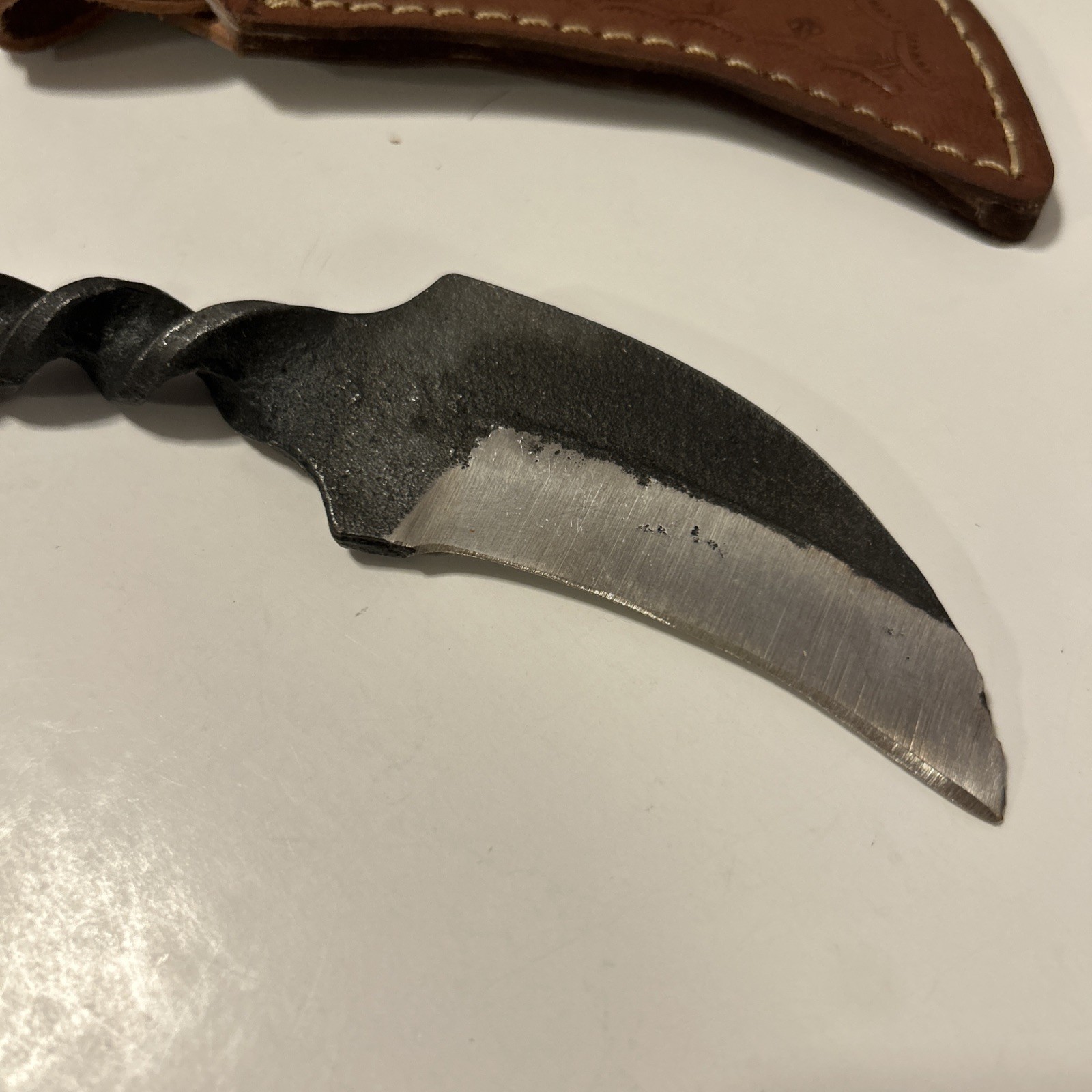 Fixed Blade Knife With Sheath