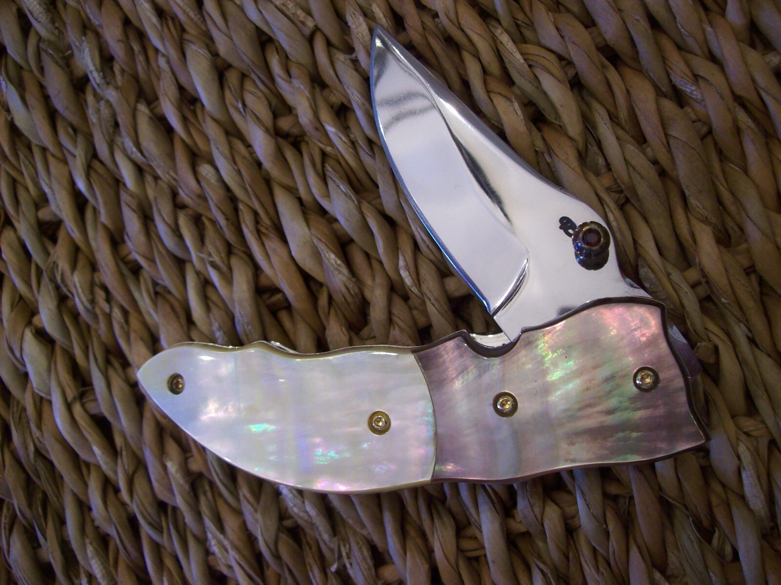 CUSTOM THAILAND KNIFE / BLACK MOTHER OF PEARL / MOTHER OF PEARL / NEW 2018