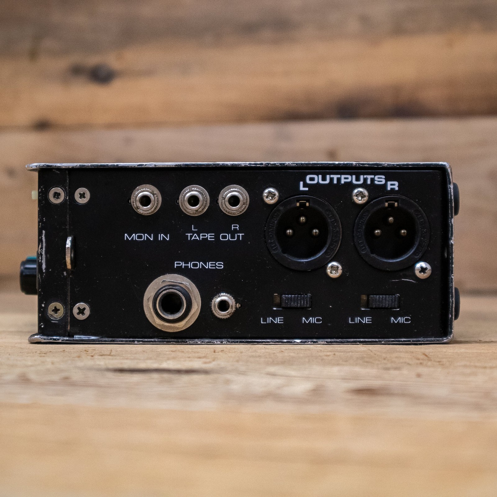 Shure FP32 (FP-32) 3-input 2-Output Portable Stereo Mixer U284671