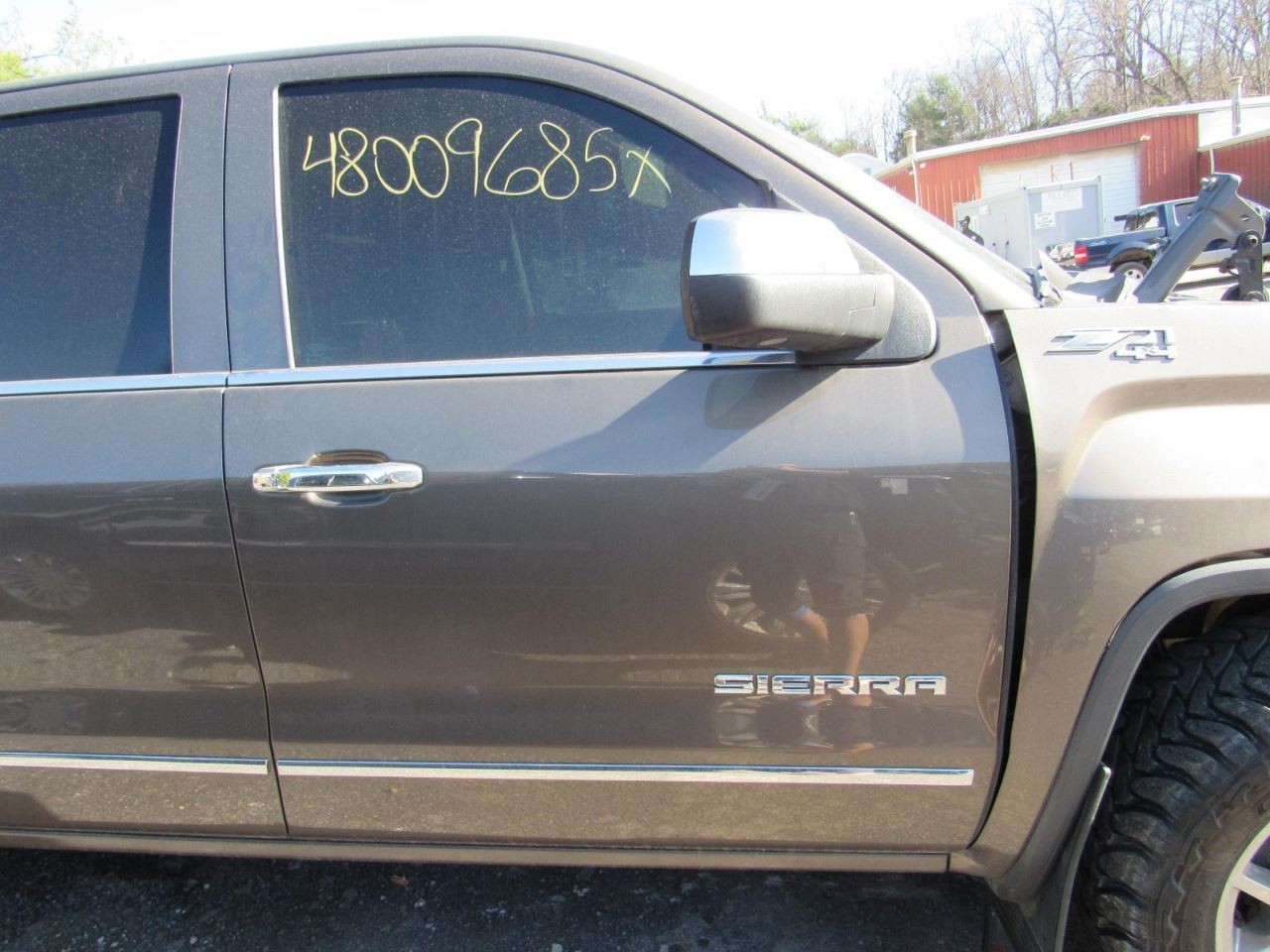 SIERRA150 2015 Glove Box 1035558