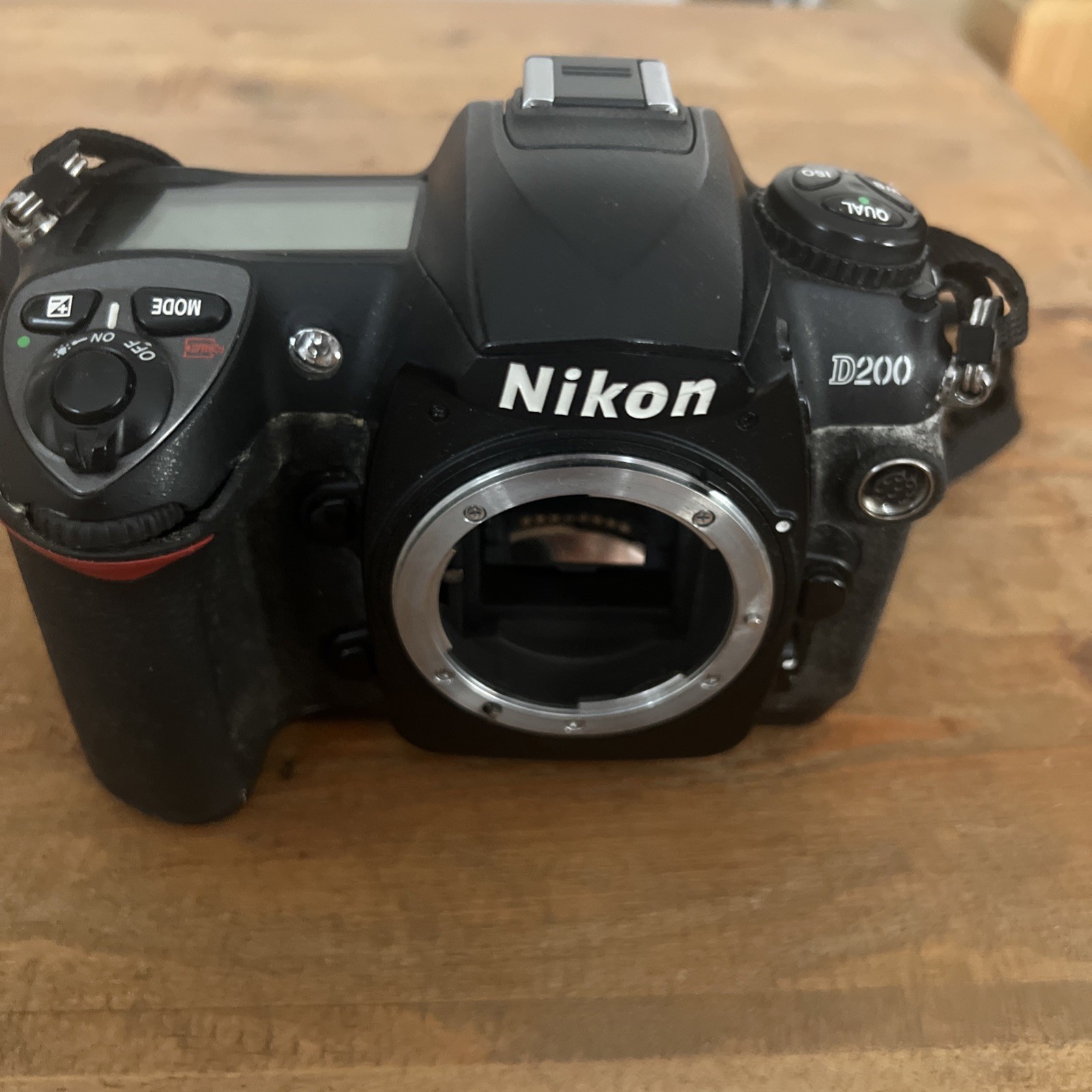 Nikon D200 10.2MP Digital SLR Camera Body Only - Spares or Repair Untested (A)