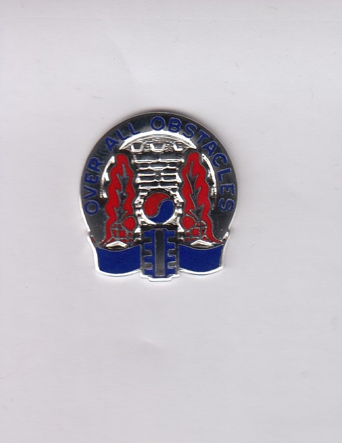 US Army 565th Engineer Battalion DUI crest c/b clutchback badge G-23