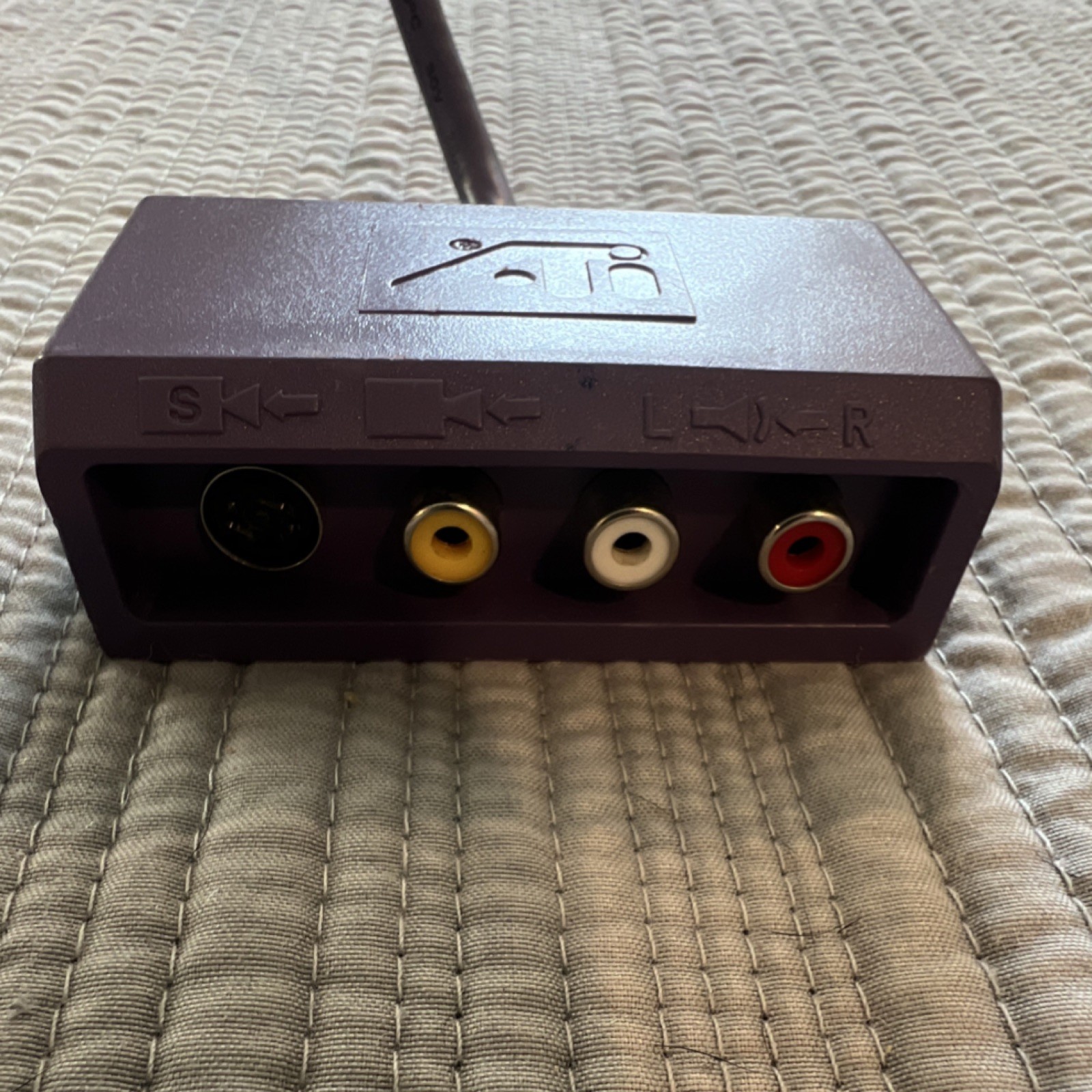 Purple 6ft S video adapter