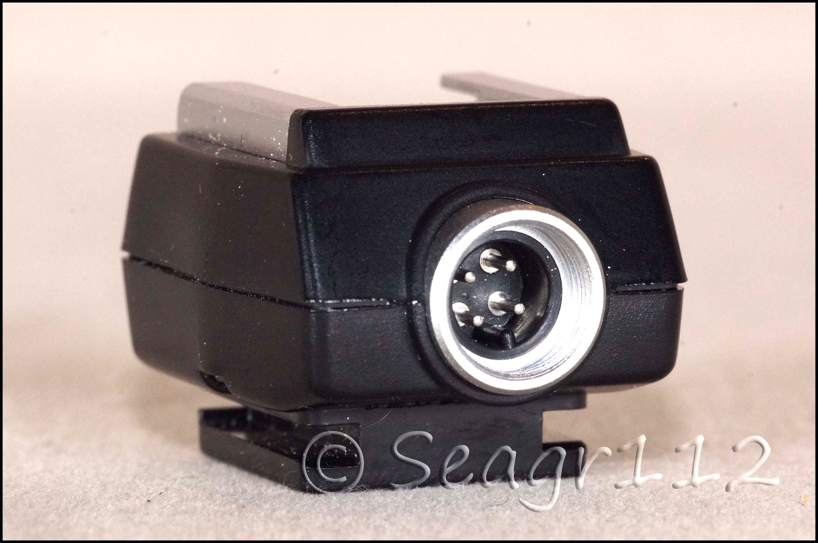 Minolta Off-Camera Shoe (OS-1000) Flash Accessory - Mint