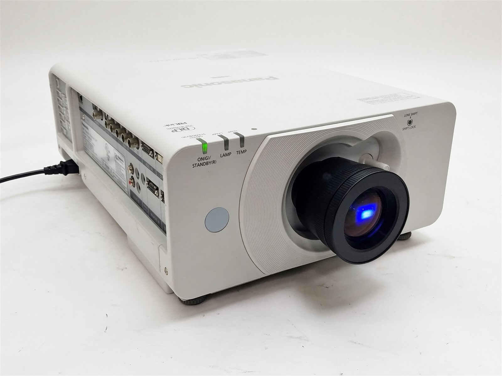 Panasonic PT-DW530U DW530 DLP HDMI 4000-Lumens 1280X800 WXGA Projector 2040Hr