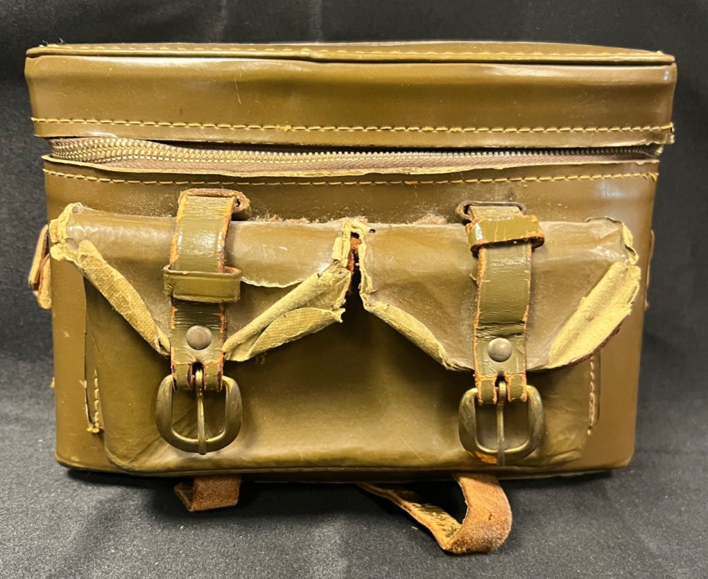 Gadgit Diamond Valencia Series Model #VA-1 Vtg Leather Type Shoulder Camera Bag