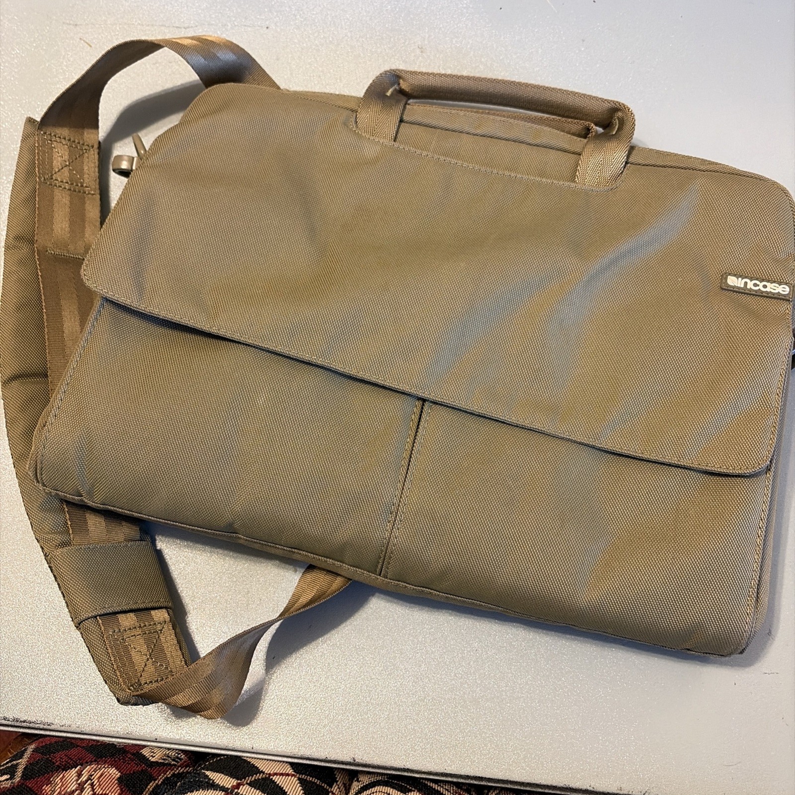 Laptop Case, Padded Interior, Multi Pocket Shoulder Bag Green
