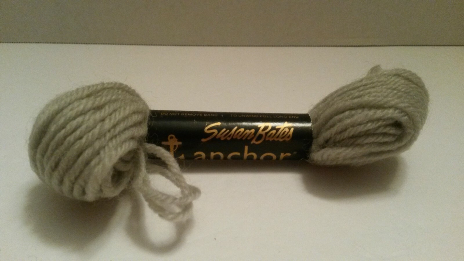 Susan Bates Anchor 0504 Color-Fast Moth Resistant 15yds virgin wool