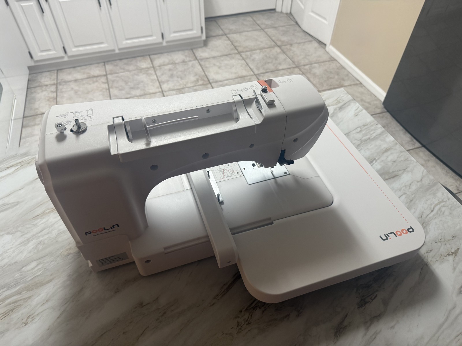 POOLIN EOC06 Computerized Embroidery Machine 7.9*11 Large area LCD Touch Screen
