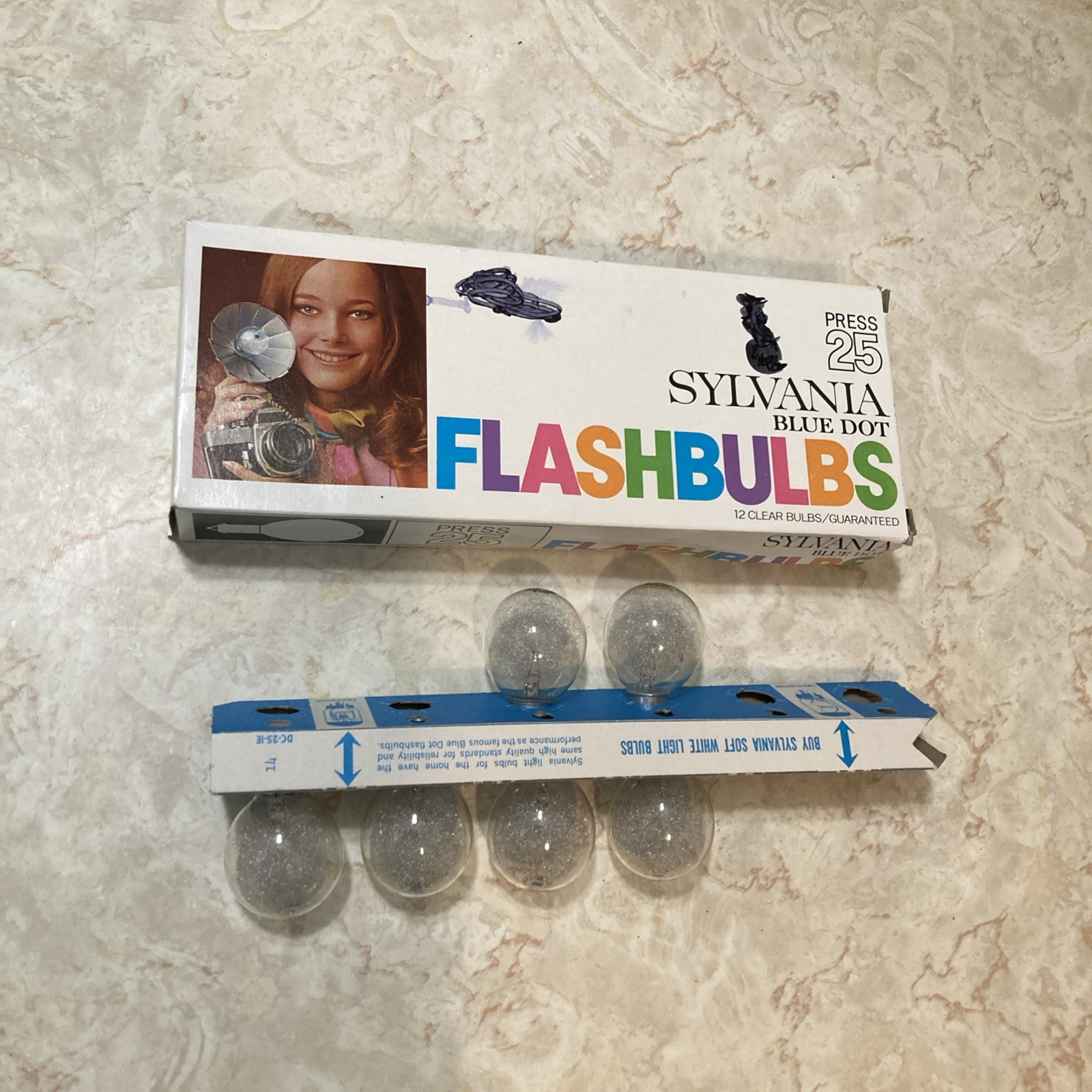 Vintage Sylvania Blue Dot Clear Flashbulbs 6 Ct. In 12 Ct. Box Press 25