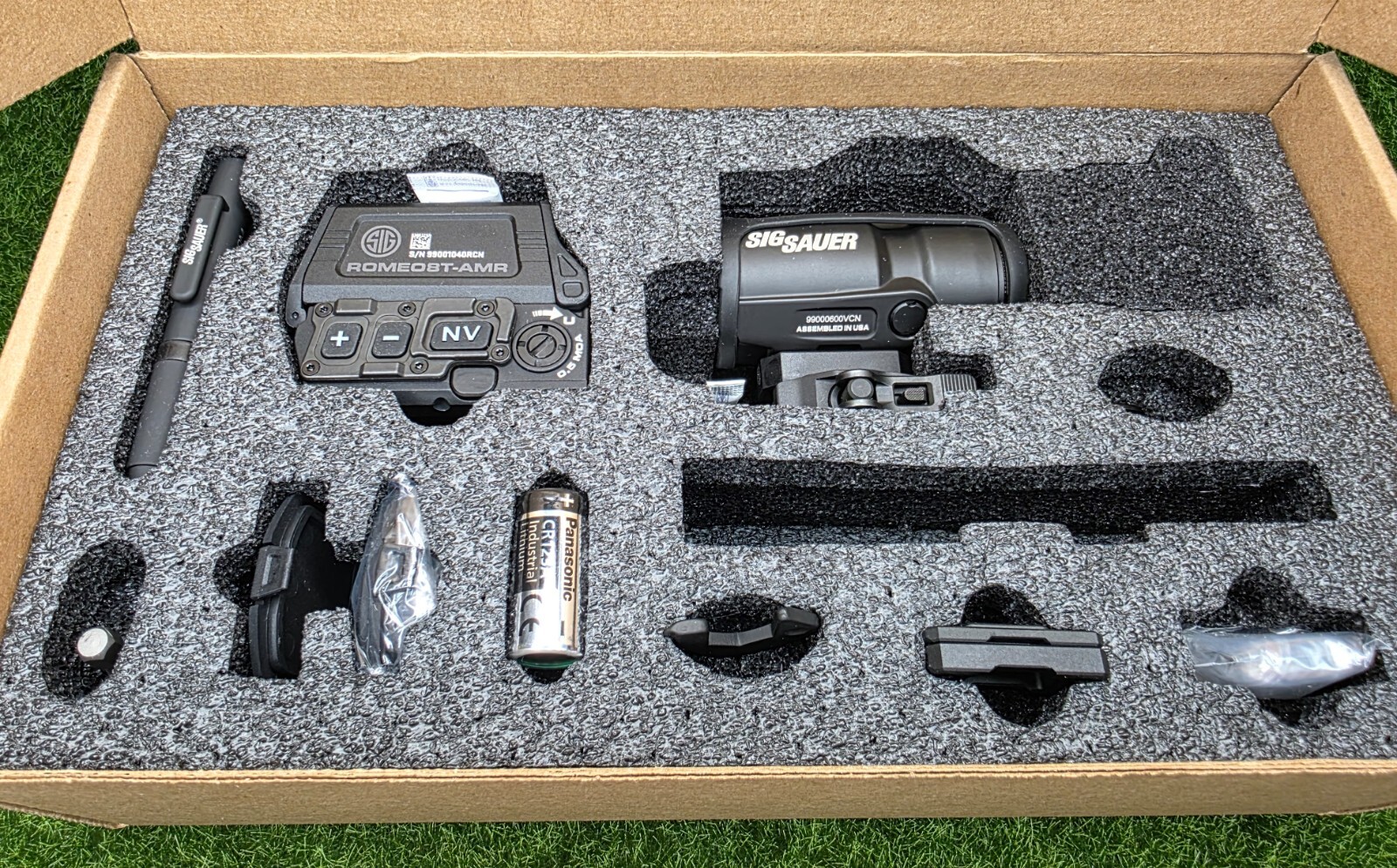 Sig Sauer ROMEO8T-AMR 1x40mm/3x22mm Red Dot Sight Combo Kit #SORJ8T101