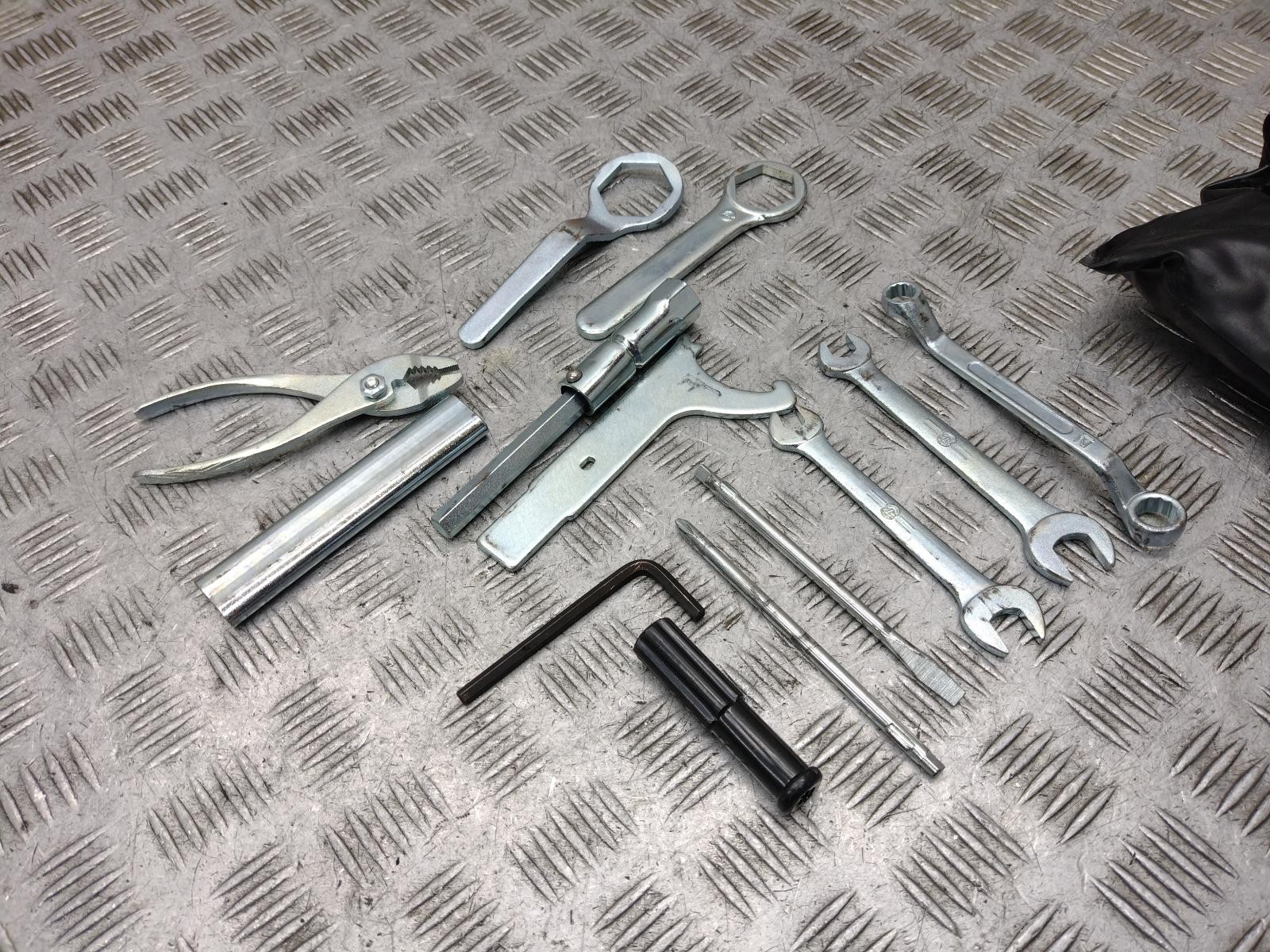 2004 HONDA CBR 600 RR RR4 TOOLKIT