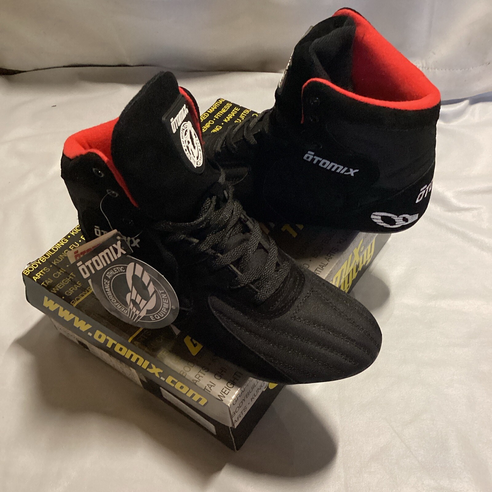Otomix Men’s Stingray Escape Bodybuilding MMA & Wrestling Shoes Size 9 Weightlif
