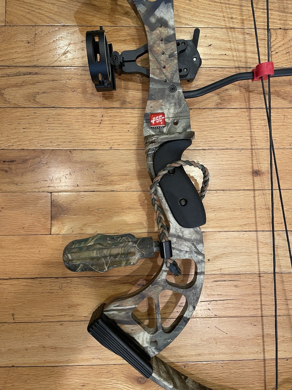 PSE Stinger Bow with Stabilizer and Sight Right Handed