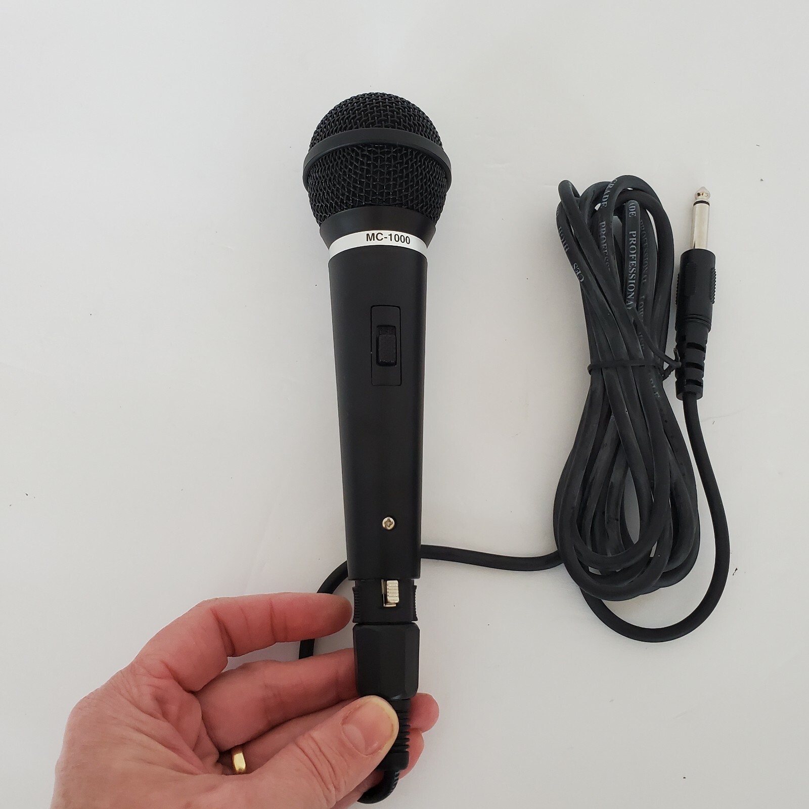 Mintek MC-1000 Microphone With CES High Grade Professional Low Noise Cable Black