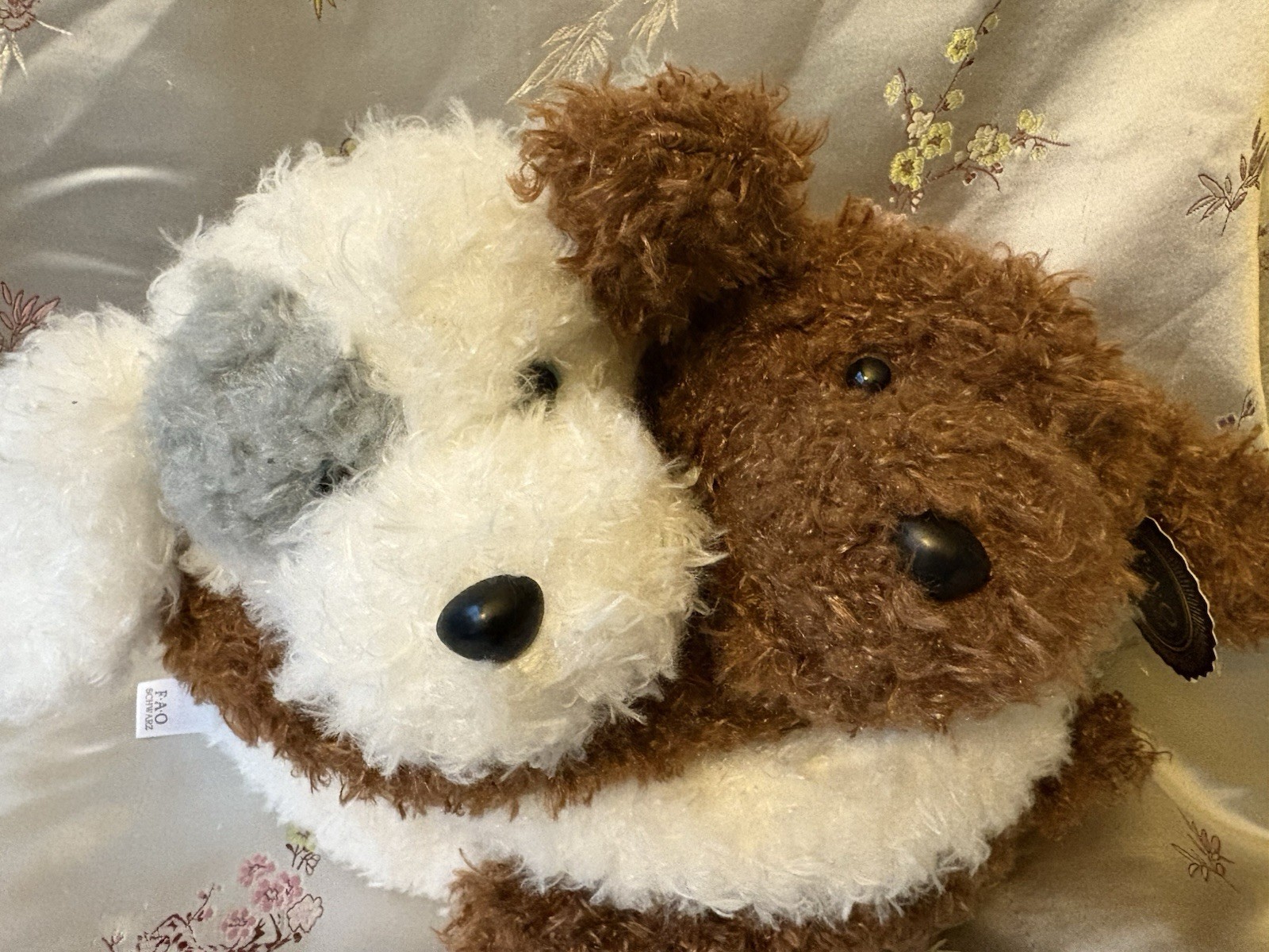 FAO Schwarz 9” Hugging Dogs Puppies Brown & White Plush Stuffed Animals NWT 2024