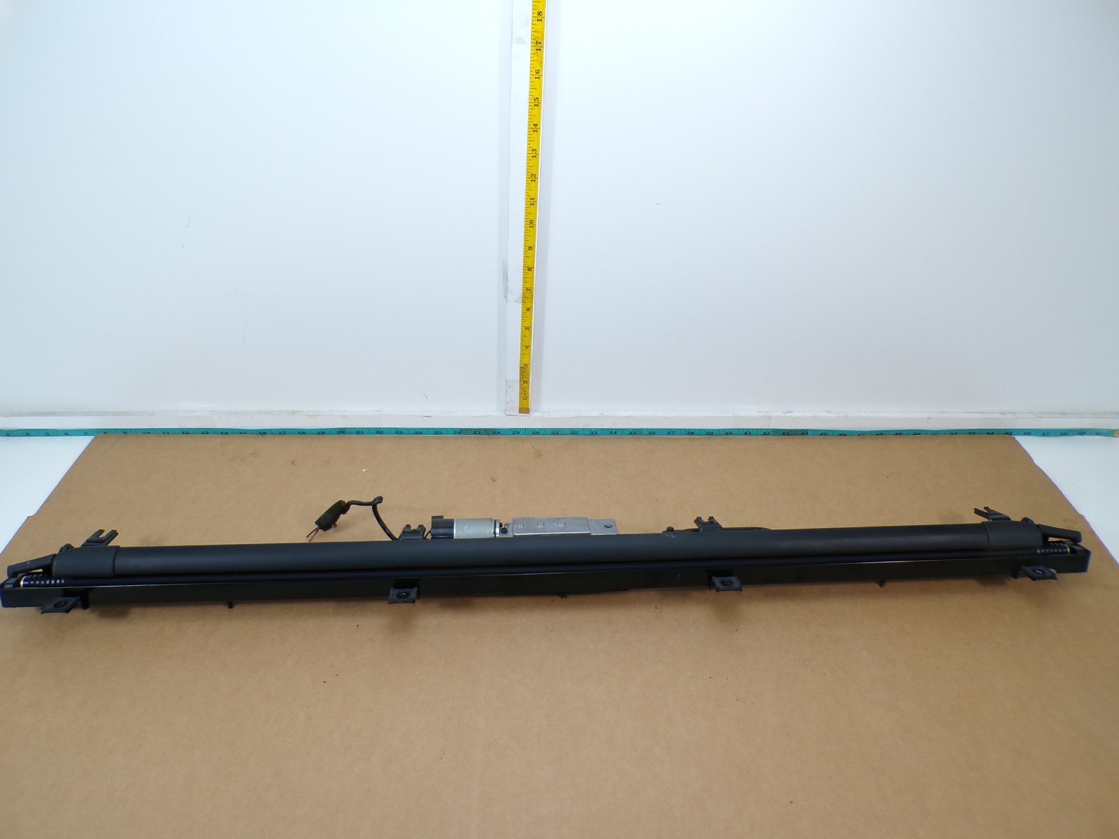 2014-2016 Kia Cadenza Rear Windshield Power Shade & Motor Retractable OEM