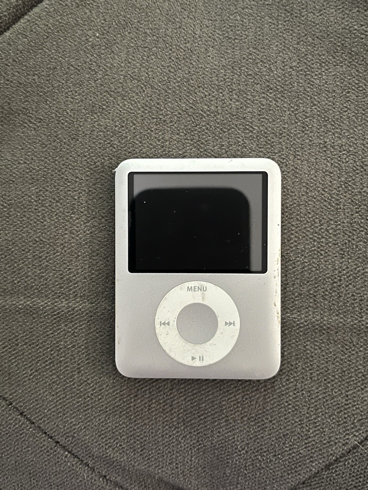 Vintage 2007 Apple iPod nano A1236 4 GB - 3rd Generation - Silver Not Sure W