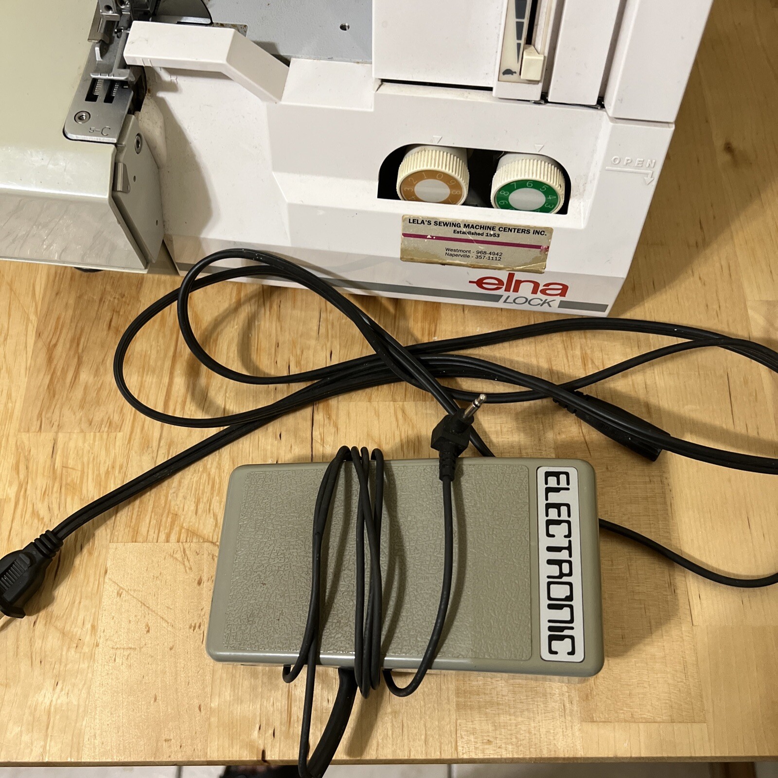 Elna lock PRO 5 DC SERGER SEWING MACHINE complete working