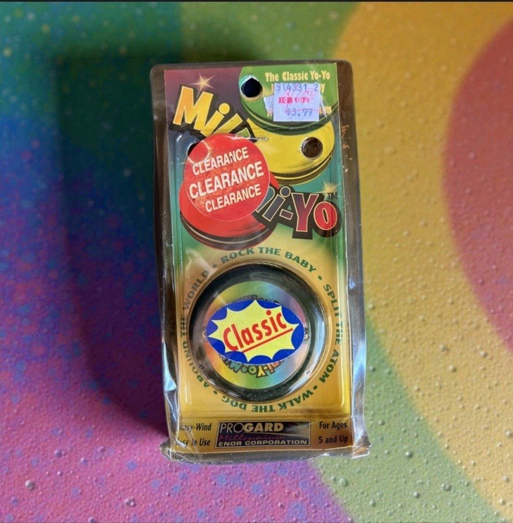Millenni - Yo Classic Yo-Yo Rainbow Toy VTG 1998 by ProGard Yoyo Y2K NEW