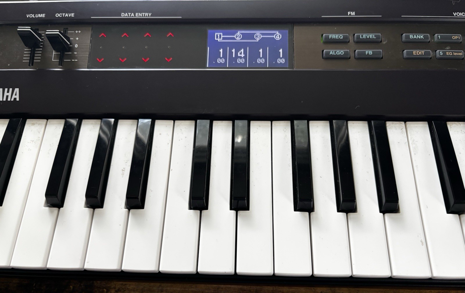Yamaha Reface DX Mobile Mini 37 Key Analog Keyboard - Black