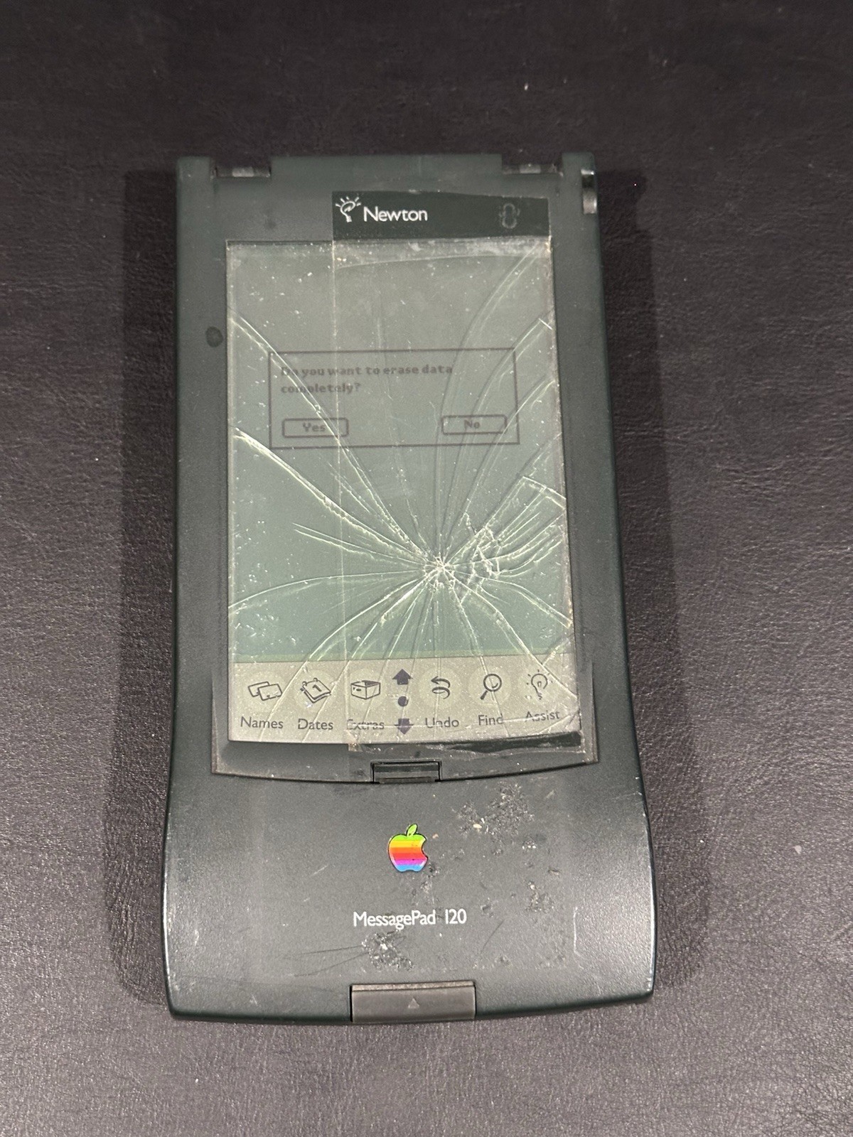Apple Newton Messagepad 120 Cracked Screen But Turns On Parts