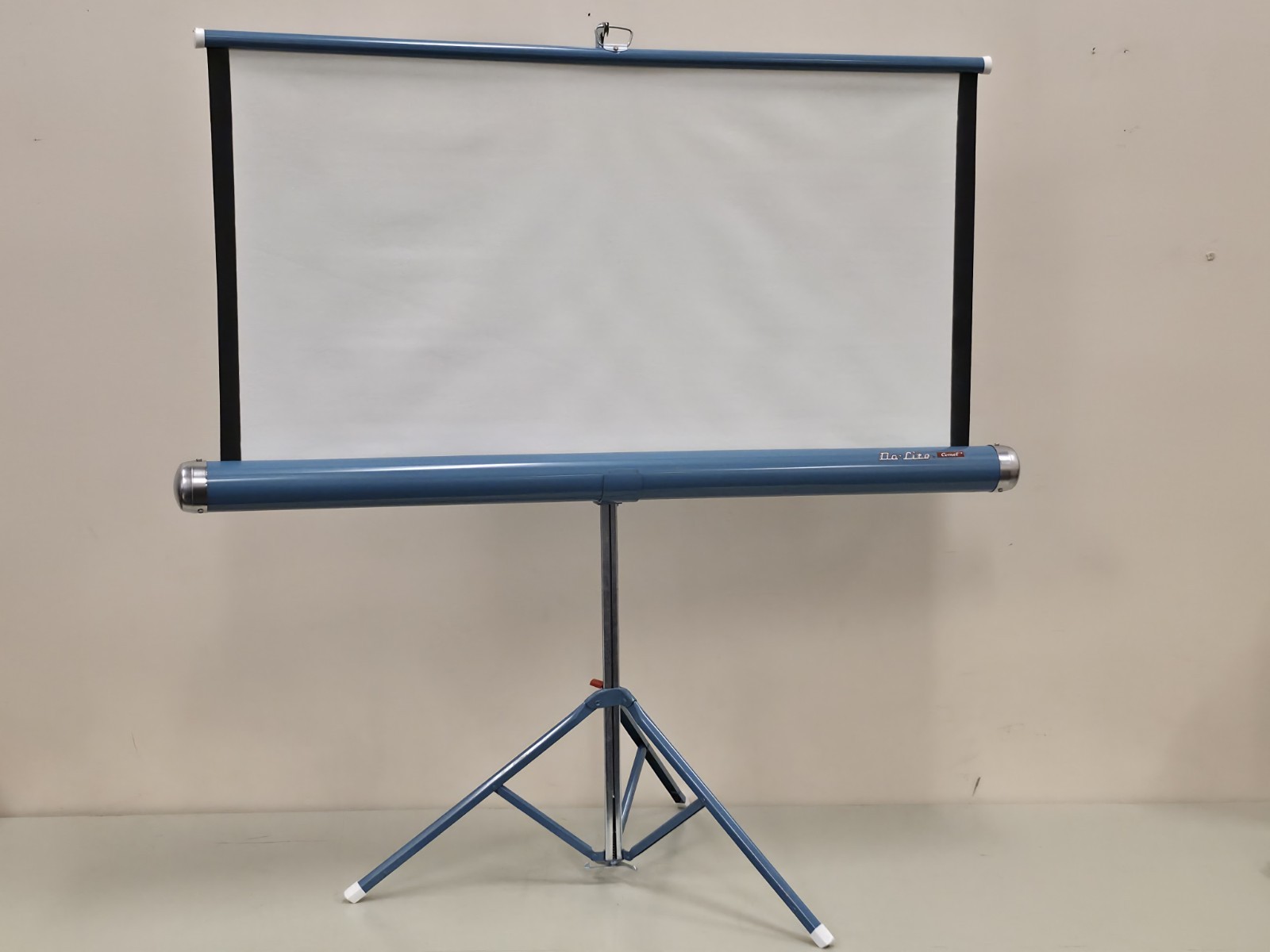 Vintage Da-Lite Comet 40x40 Projection Screen Tripod Portable w/ Original Box