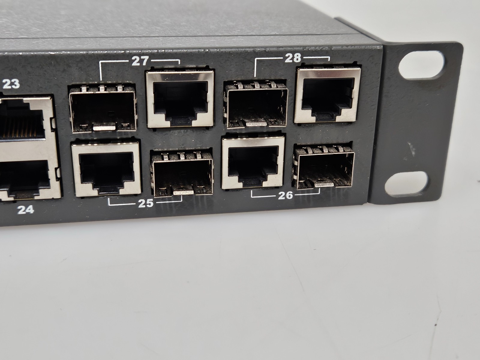 SMC Network TigerSwitch 10/100 Ethernet Switch SMC6128L2