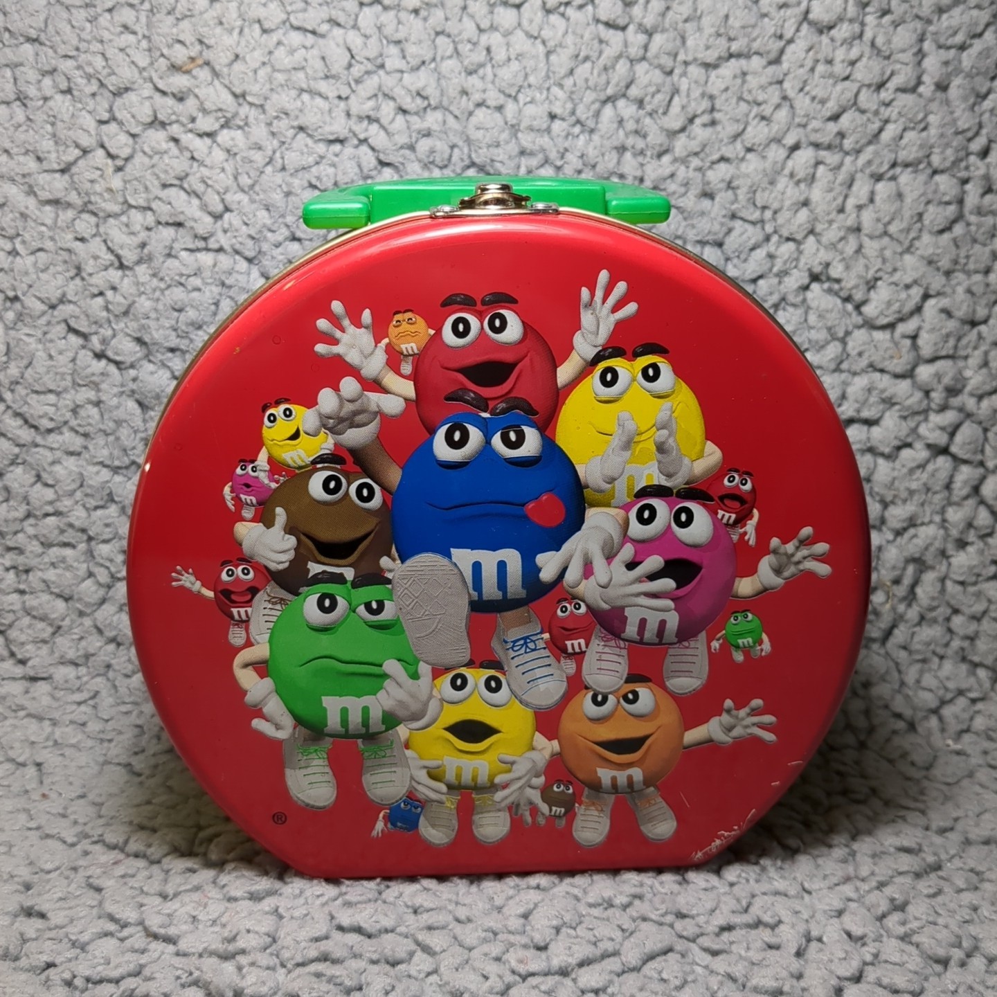 M & M 's Mini's Character Tin Metal Lunch Box 1999 (6” Diameter) Handle Damaged