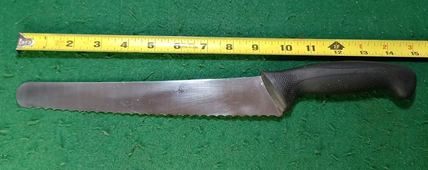 Vtg MERCER M23210 Serrated 9.75" Bread / Slicing Knife, W/ Soft Molded Handle