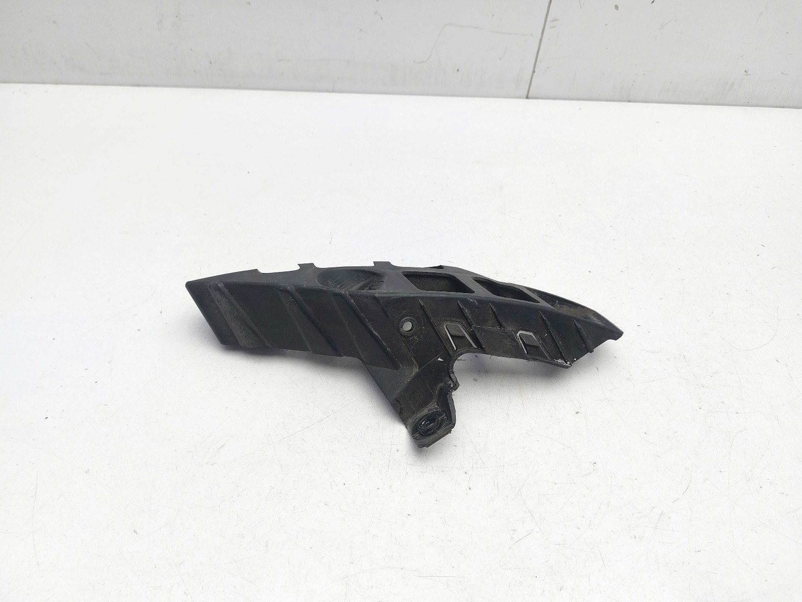 REAR LEFT BUMPER BRACKET MOUNT SUPPORT 5F0807377 SEAT LEON MK3 2014