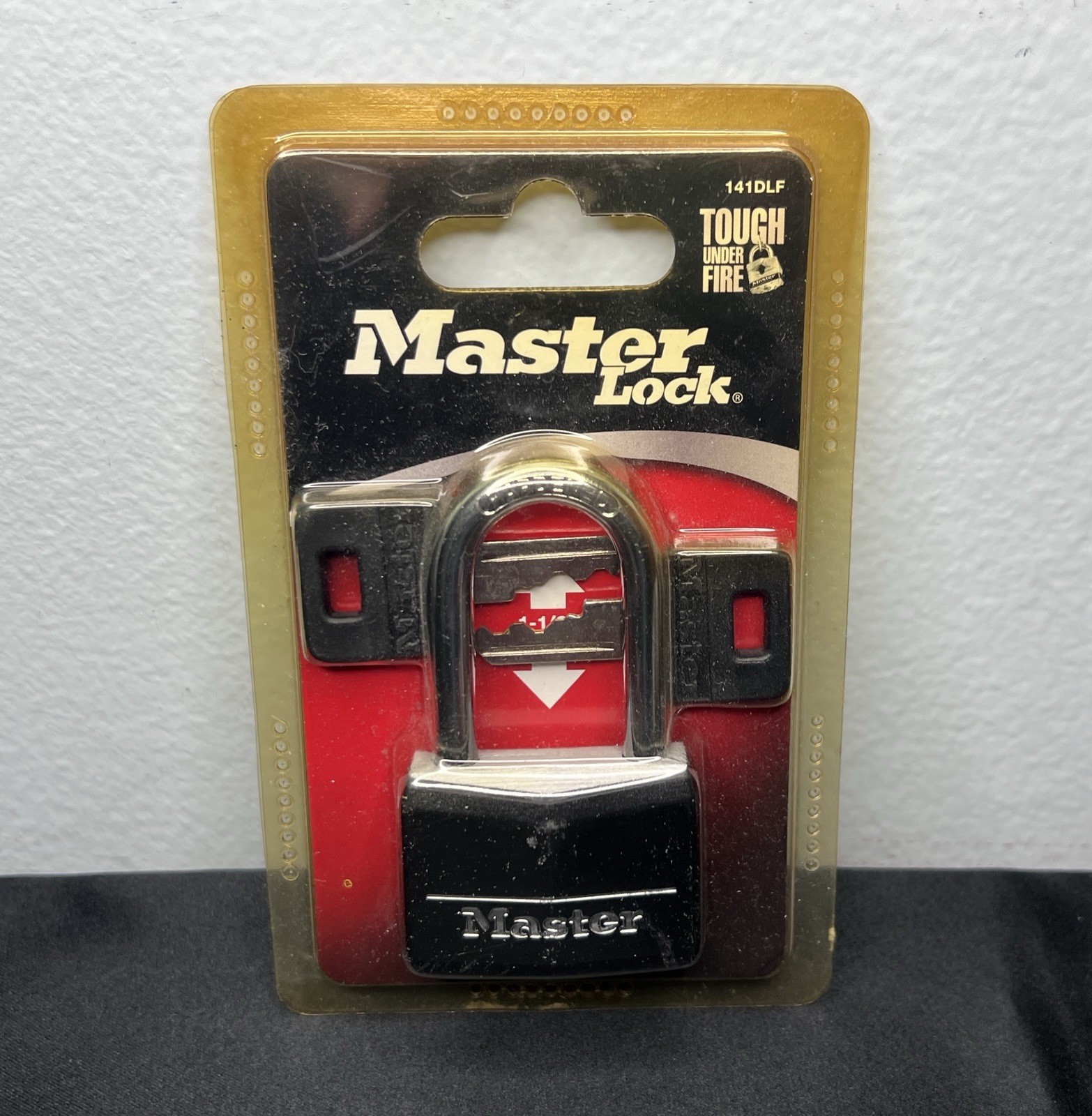 MasterLock Padlock w/ 2 Keys 141DLF 1.5” Home Boat Garage Shed Gates Lockers NEW
