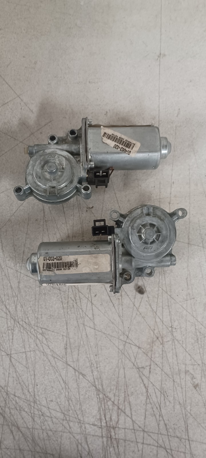 PASSENGER ENTRY DOOR ELECTRIC MOTOR, ALL METAL STYLE, P100338 , 07-002-020