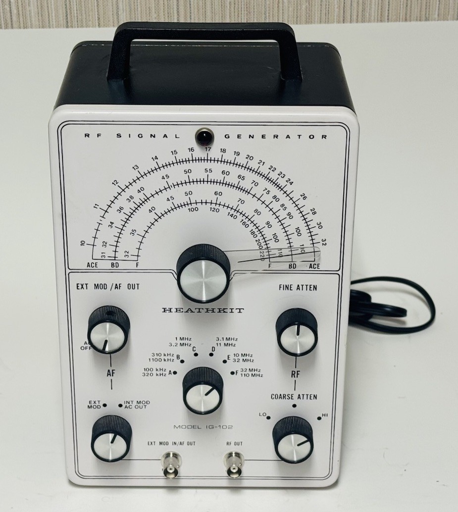 Heathkit IG-102 RF Signal Generator White - Tested