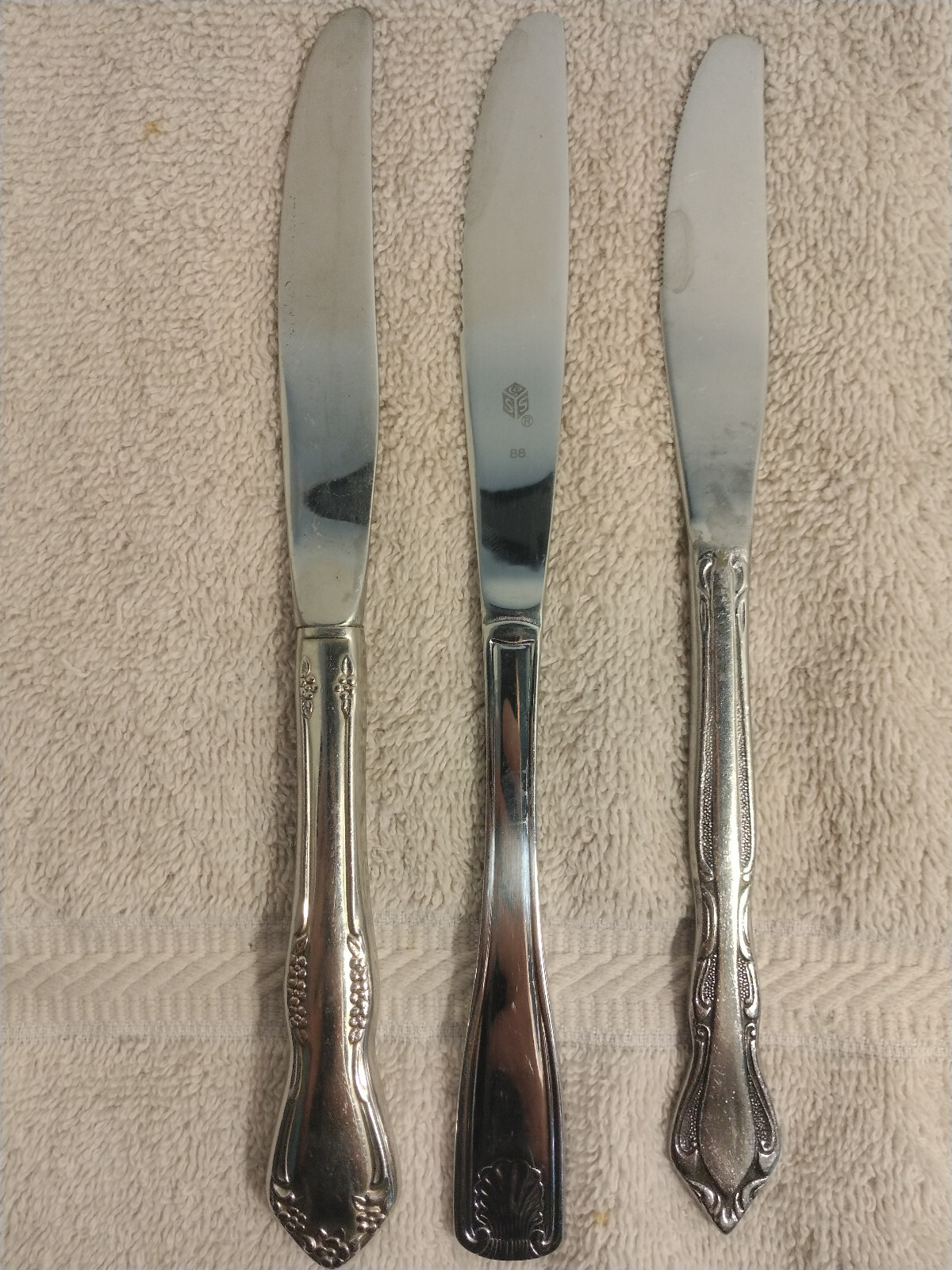 Flatware Set of 3 Dining Dinner Knives Multiple Patterns / Designs