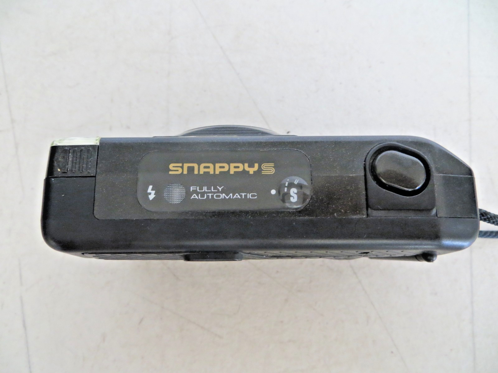Canon Snappy S 35mm Point & Shoot Fully Automatic Camera W/Flash Black Tested