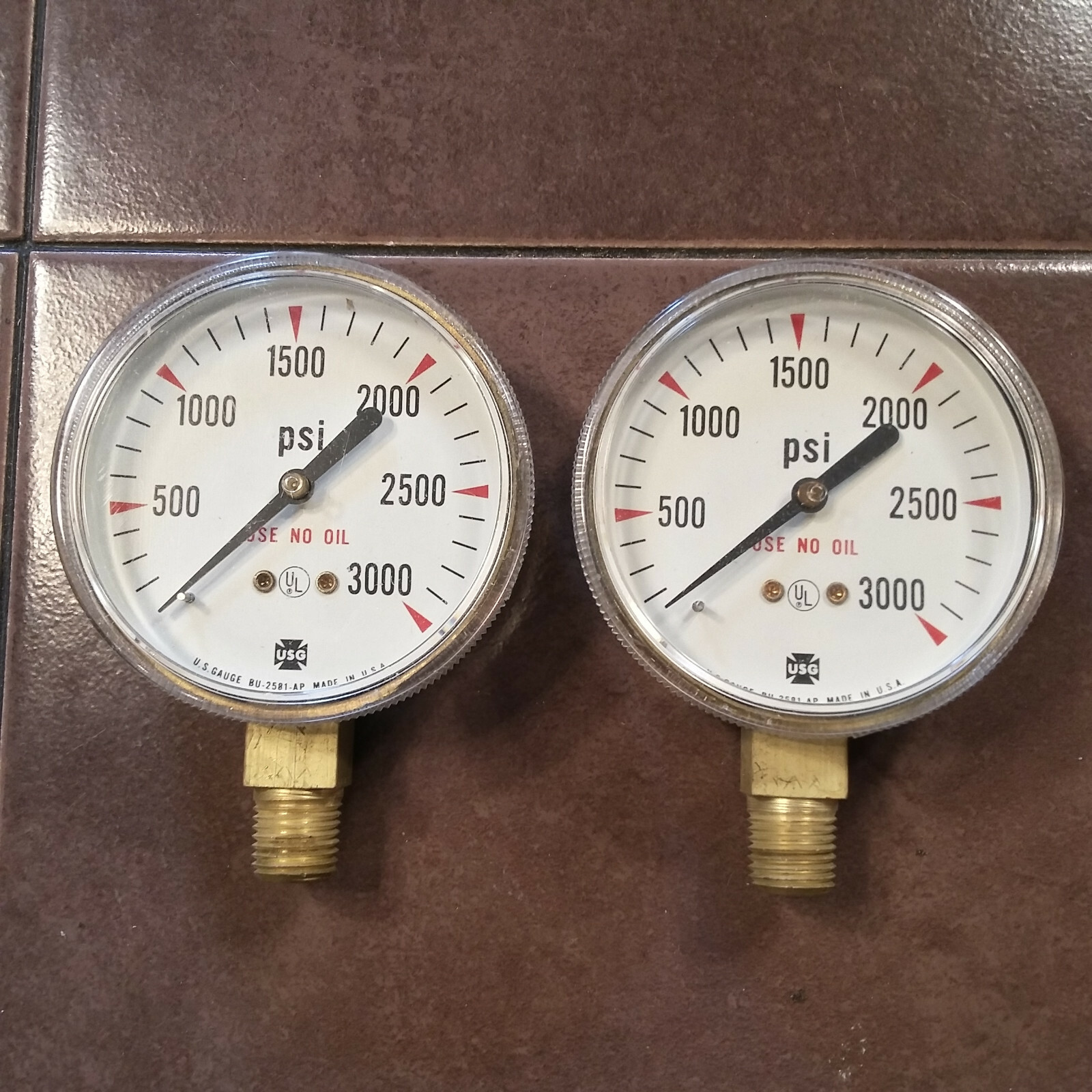 2 Ametek USG 6685-21-862-5662 0-3000 PSI Gauges