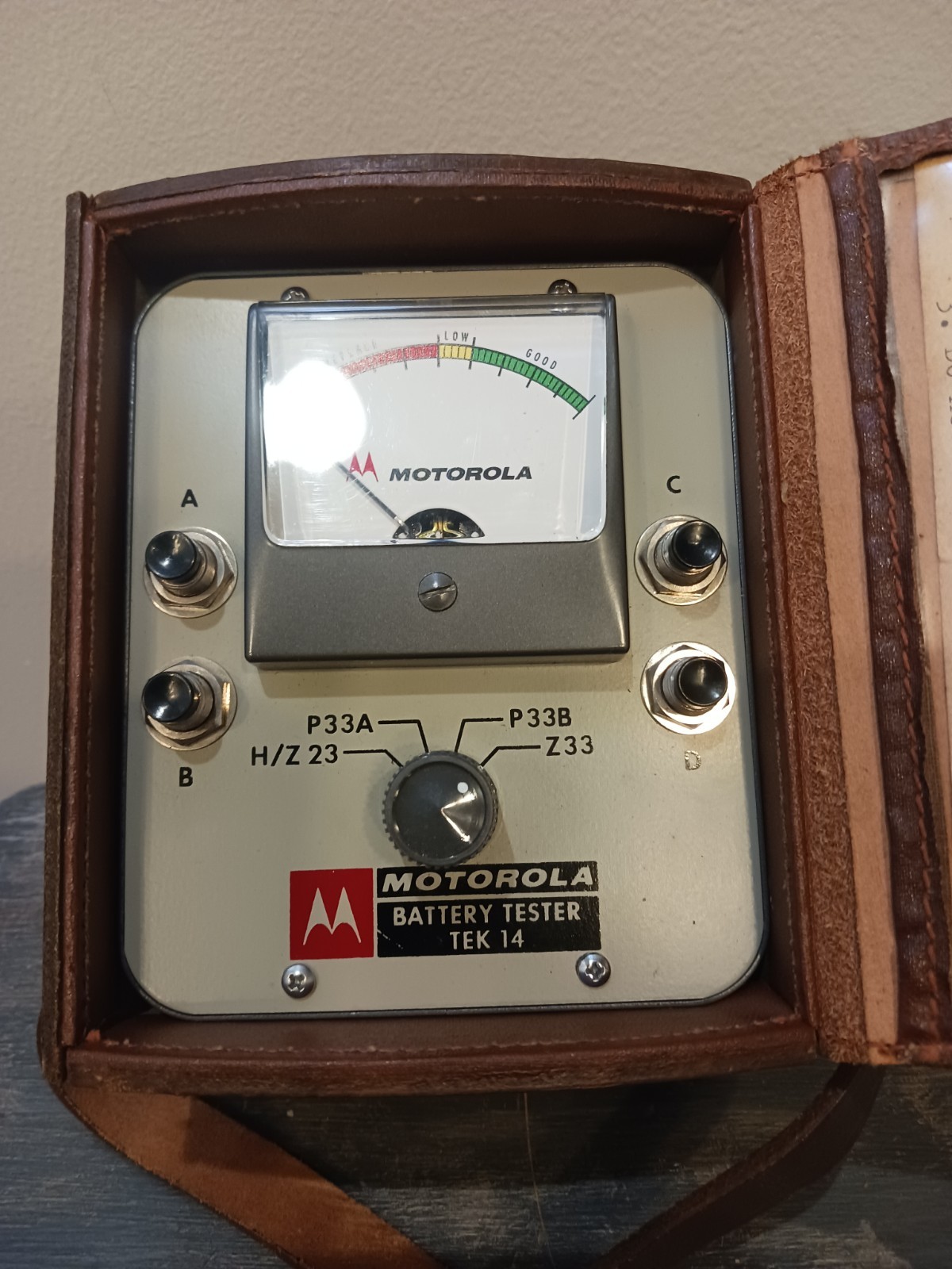 Motorola TEK 14 Battery Tester VHTF IN ORGINAL CASE
