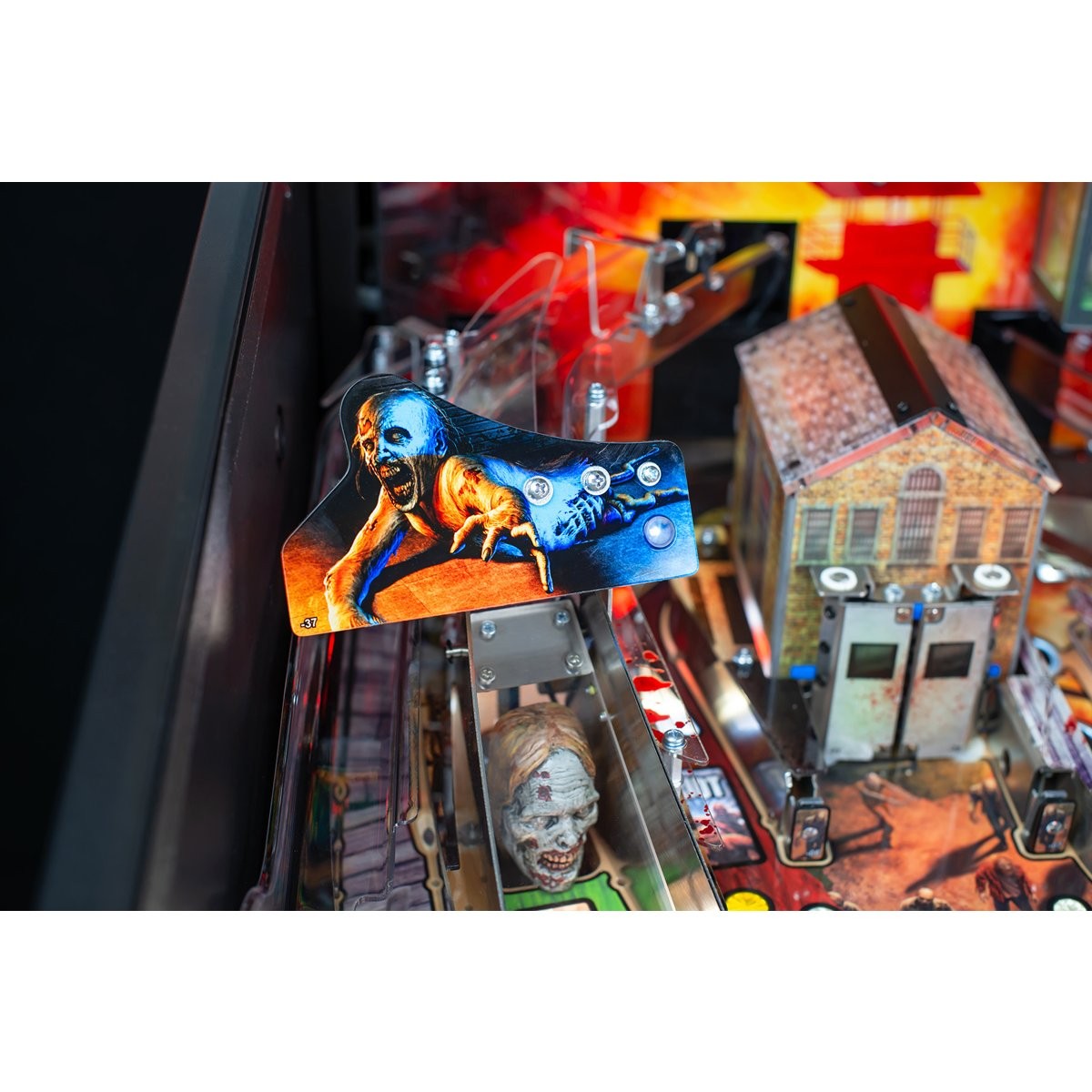 Stern The Walking Dead Remastered Premium Pinball Machine